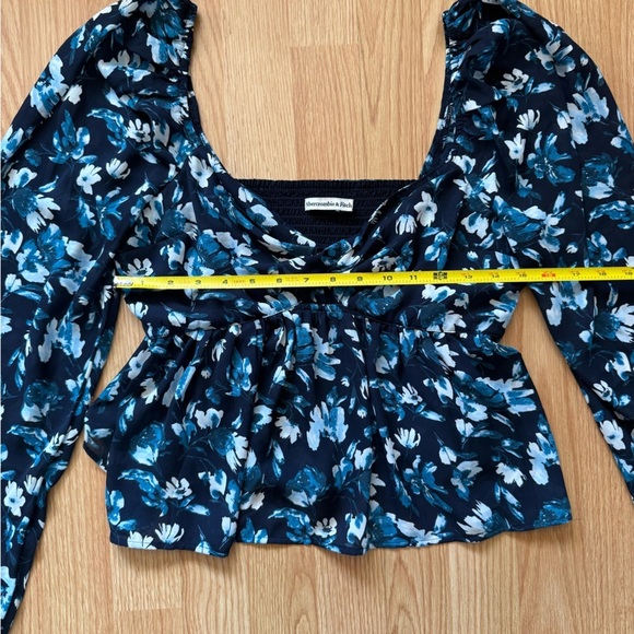 Abercrombie and Fitch Long Sleeve Sheer Babydoll Twist-Front Top Floral Blue - Picture 6 of 7